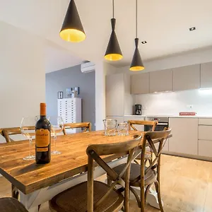 https://rent-top-apartments-rambla-catalunya-barcelona.topbarcelonahotels.com