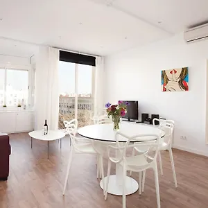 https://stay-u-nique-ciutat-vella.topbarcelonahotels.com